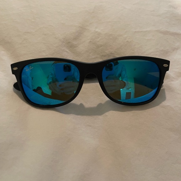 Rayban only worn a few times. Still in great condition 😊 - Picture 5 of 6